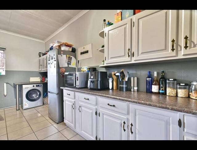 3 BEDROOM TOWNHOUSE FOR SALE IN BRACKENHURST